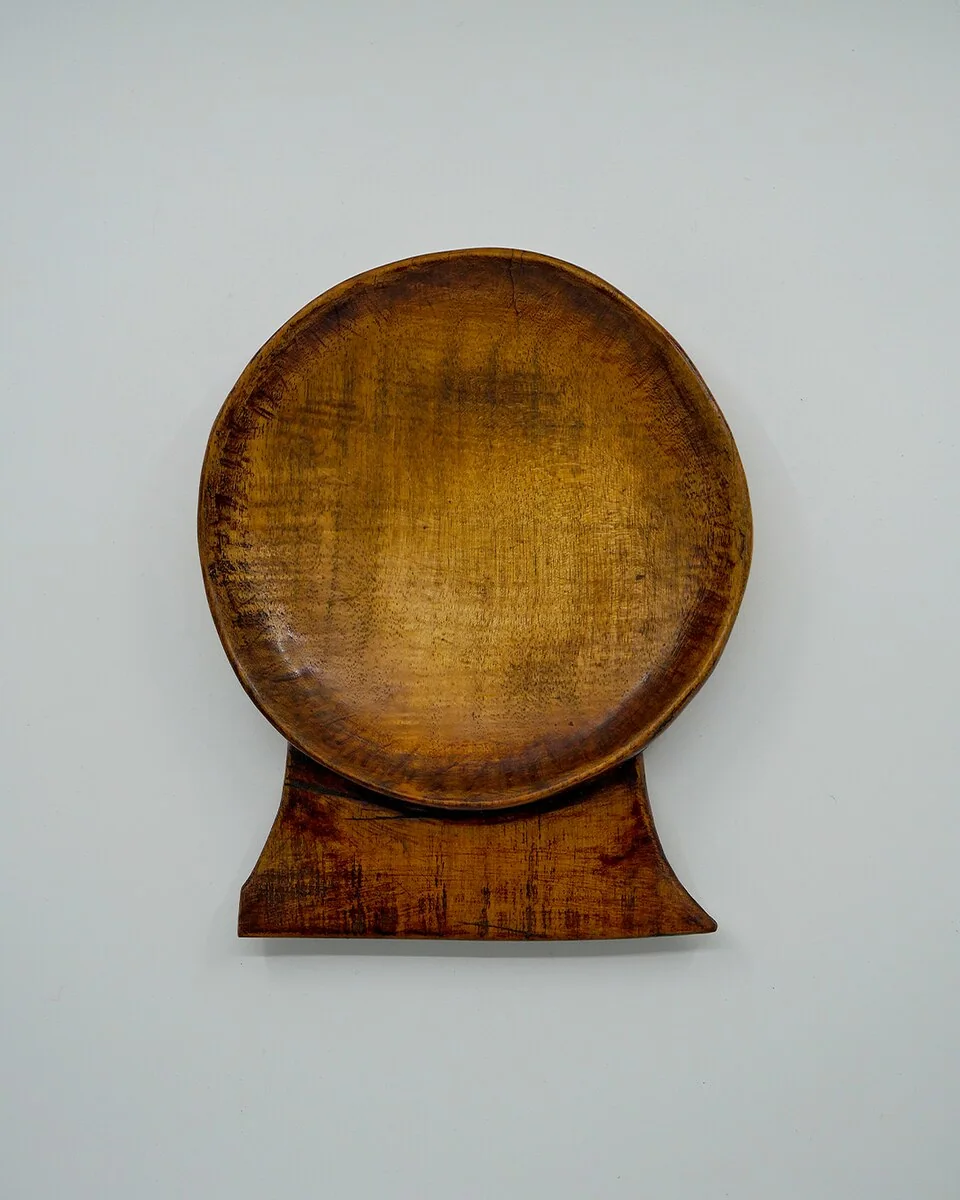 A Piaroa plate used in the preparation or taking of yopo.